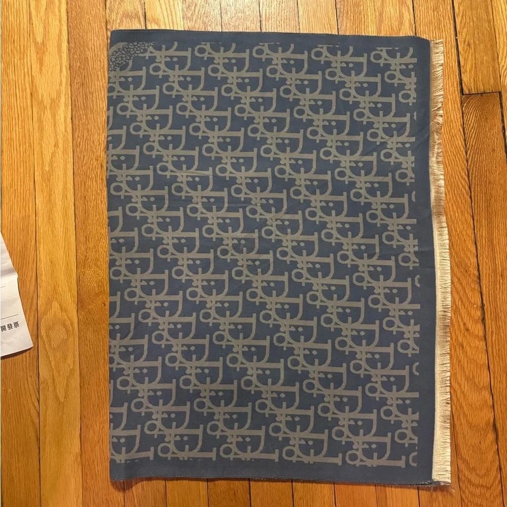 Dior blue and grey wrap